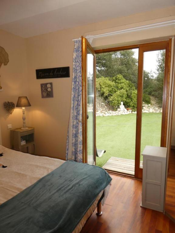 Chambre Le Mas D'Adelice Taulignan Exterior photo