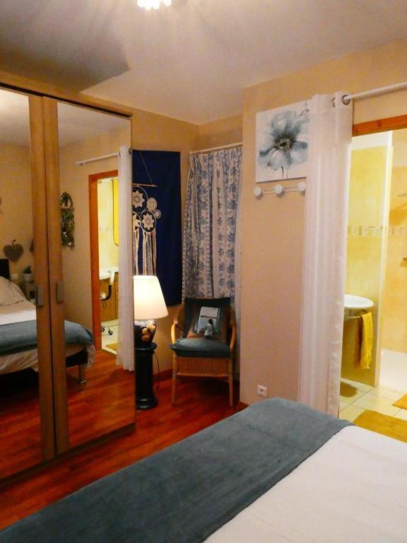 Chambre Le Mas D'Adelice Taulignan Exterior photo